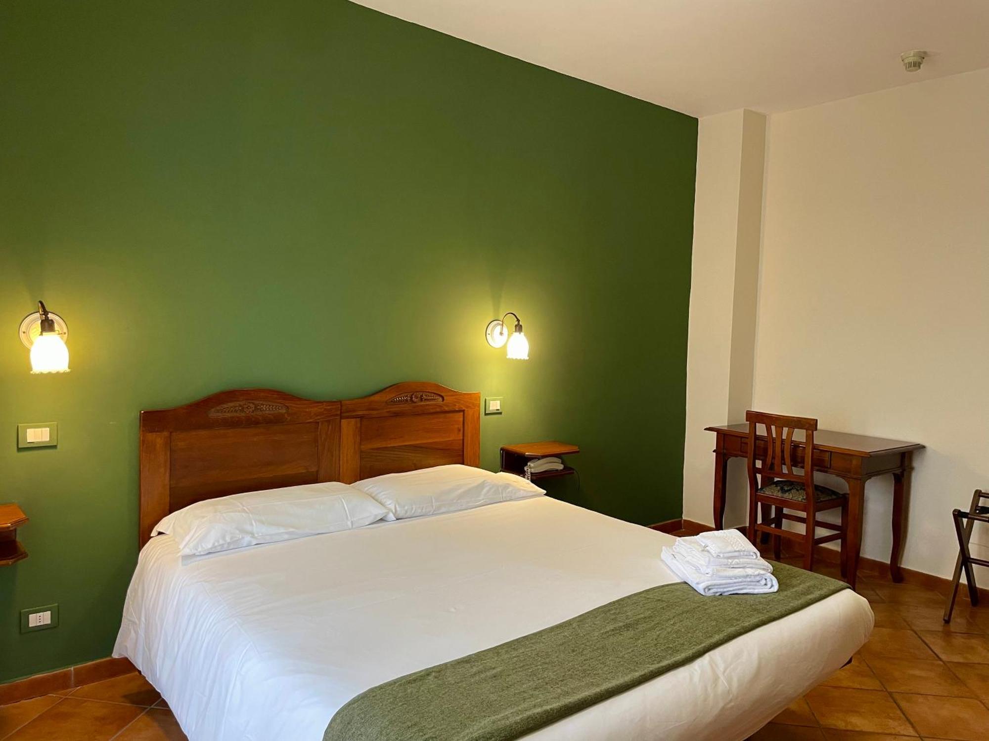 Albergo Mingone Isola di Liri Esterno foto